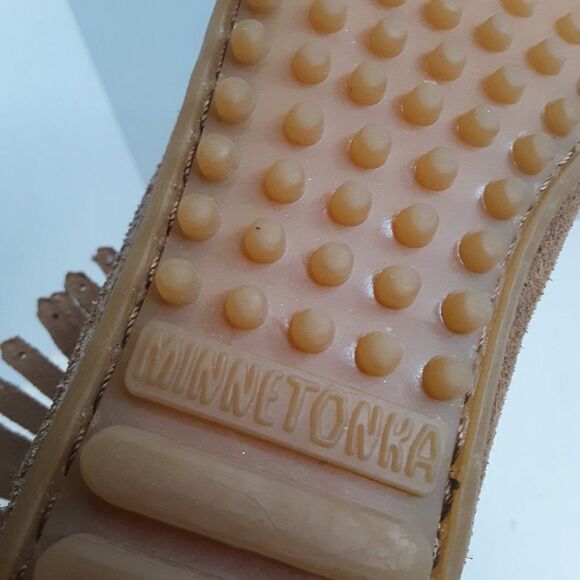 Minnetonka Women's 6M Double Fringe Side-Zip Taupe Ankle Boot - Picture 6 of 9